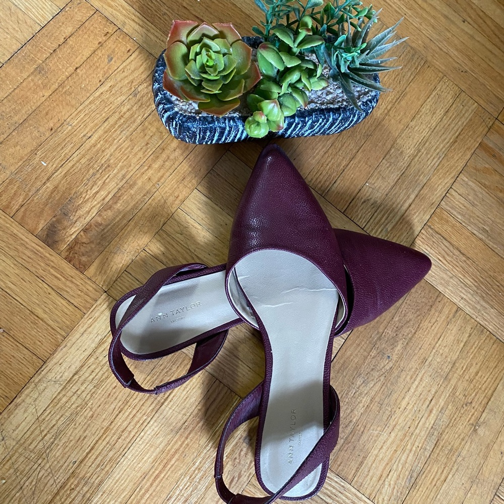 Ann Taylor closed toe sandals